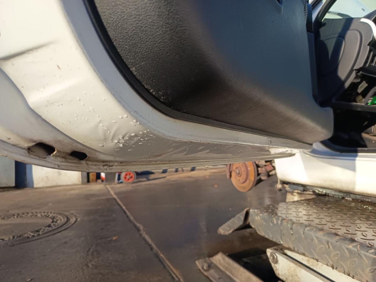 Peugeot 206+ original T&uuml;r links Fahrer EWP Polarwei&szlig; Bj 2012