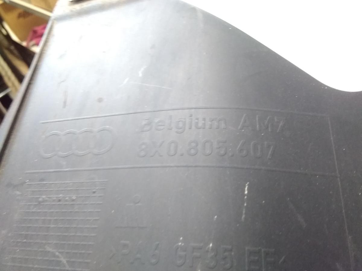 Audi A1 8X original Aufnahme Scheinwerfer links 8X0805607 BJ2010