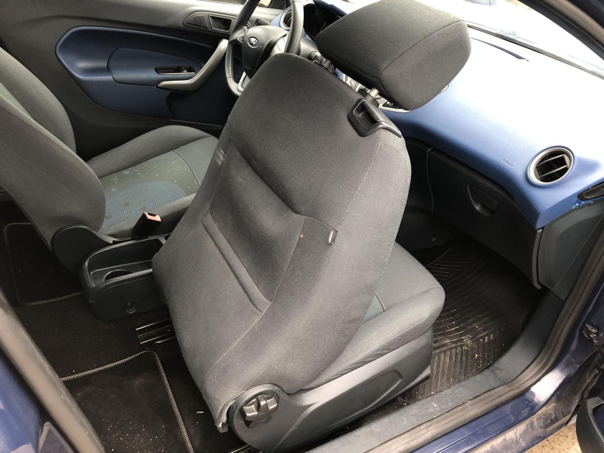 Ford Fiesta JA8 Sitz vorn rechts Beifahrersitz für 3 türer Stoffsitz Autositz