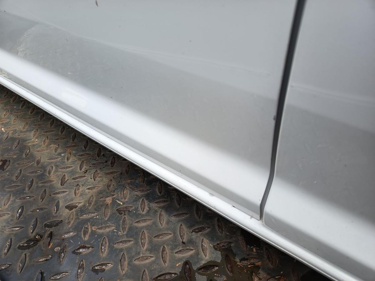 VW Caddy IV SA original T&uuml;r vorn links Fahrer Rohbau B9A Candywei&szlig; Bj 2016