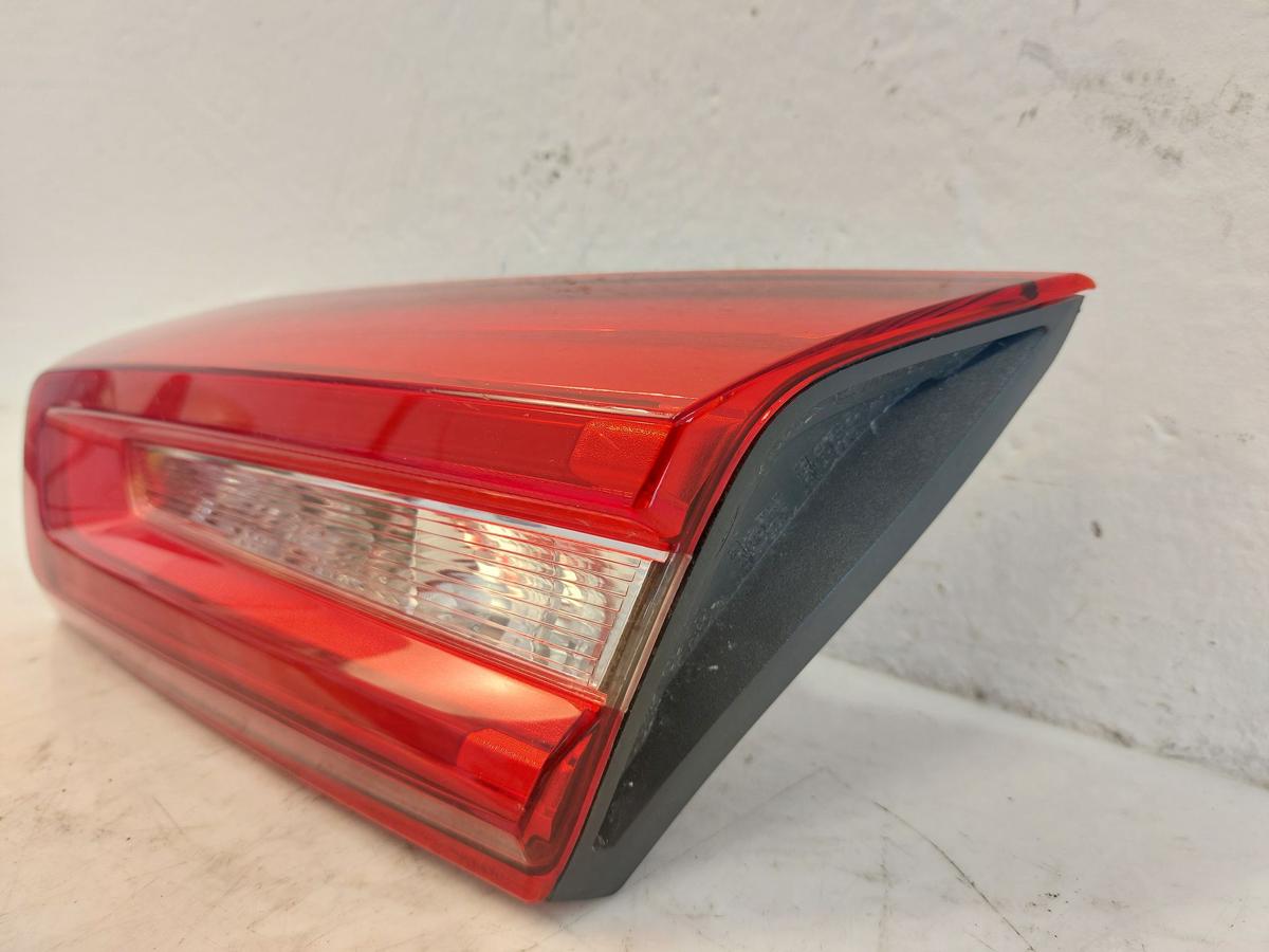 Ford Focus DEH Rückleuchte Schlussleuchte Rücklicht innen rechts 5 Türer LED