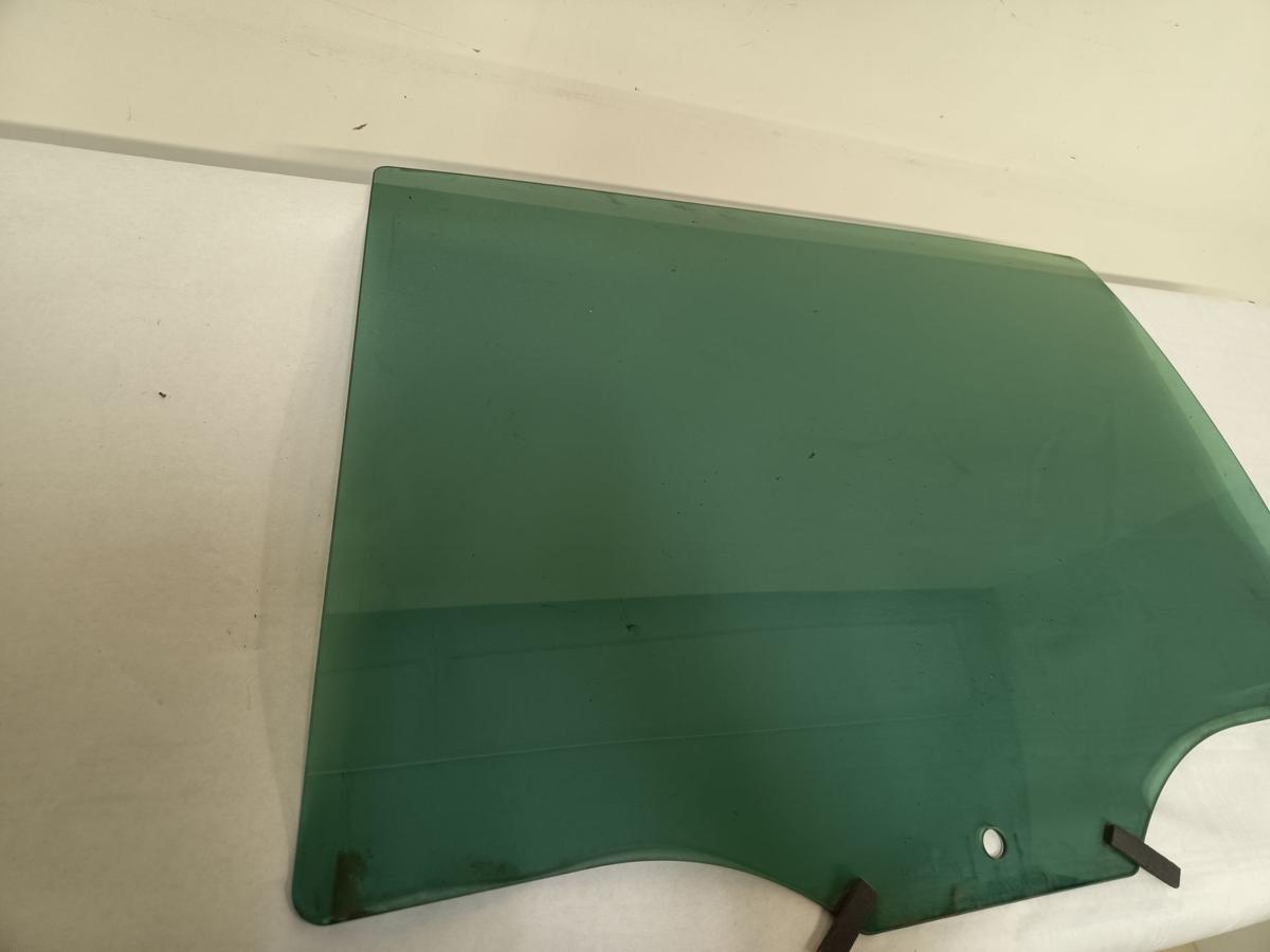 Skoda Octavia III 5E Combi original Türscheibe hinten links Fond Fenster Bj 2016