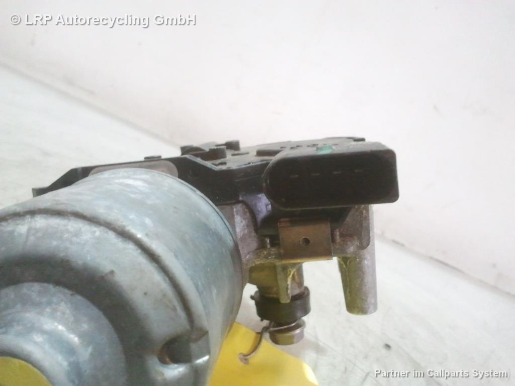Skoda Octavia 3 5E Wischermotor vorn 5E1955119 1231238852 BOSCH BJ2013