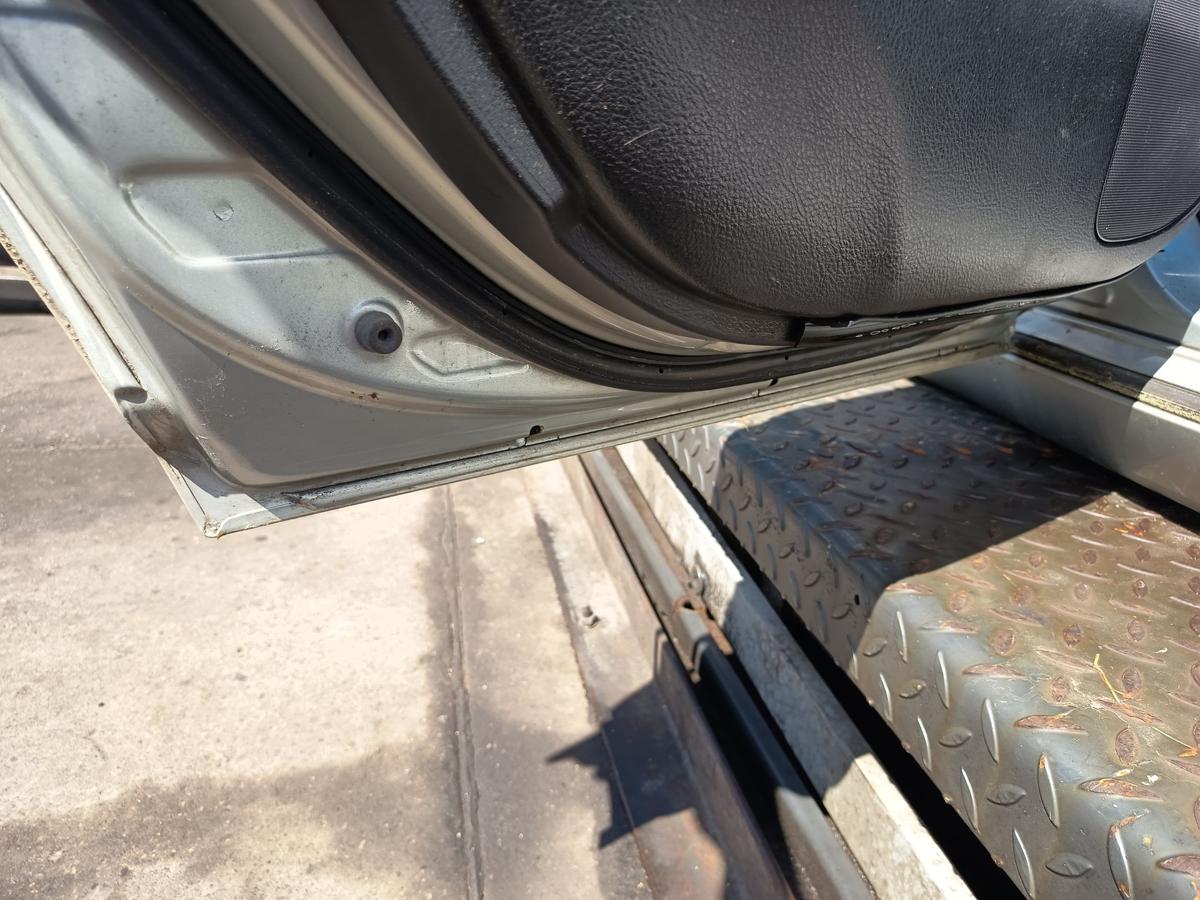 Toyota Avensis T25 Kombi T&uuml;r hinten links Fond 1C0 Polarsilber Bj 2005