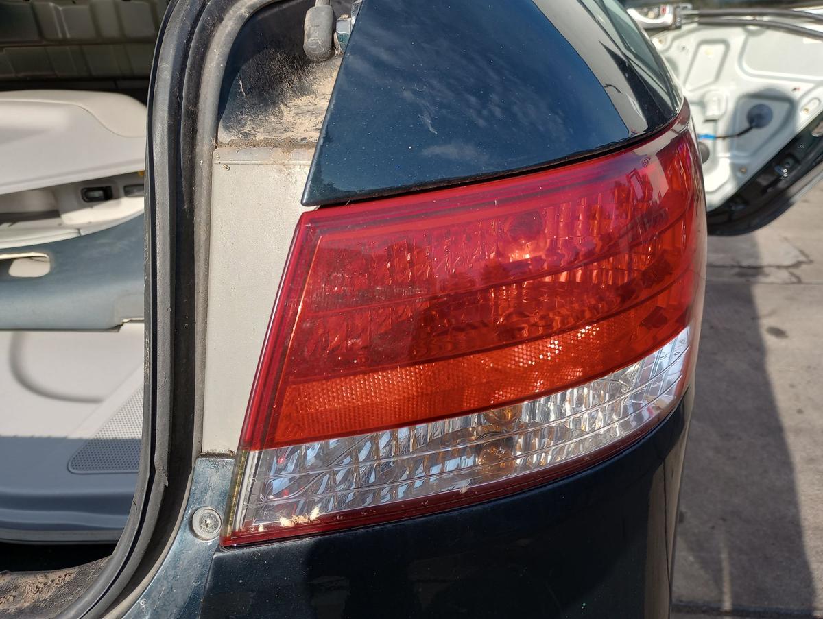 Hyundai Sonata 5 original Rückleuchte rechts Heck Schluss Licht Bj 2005