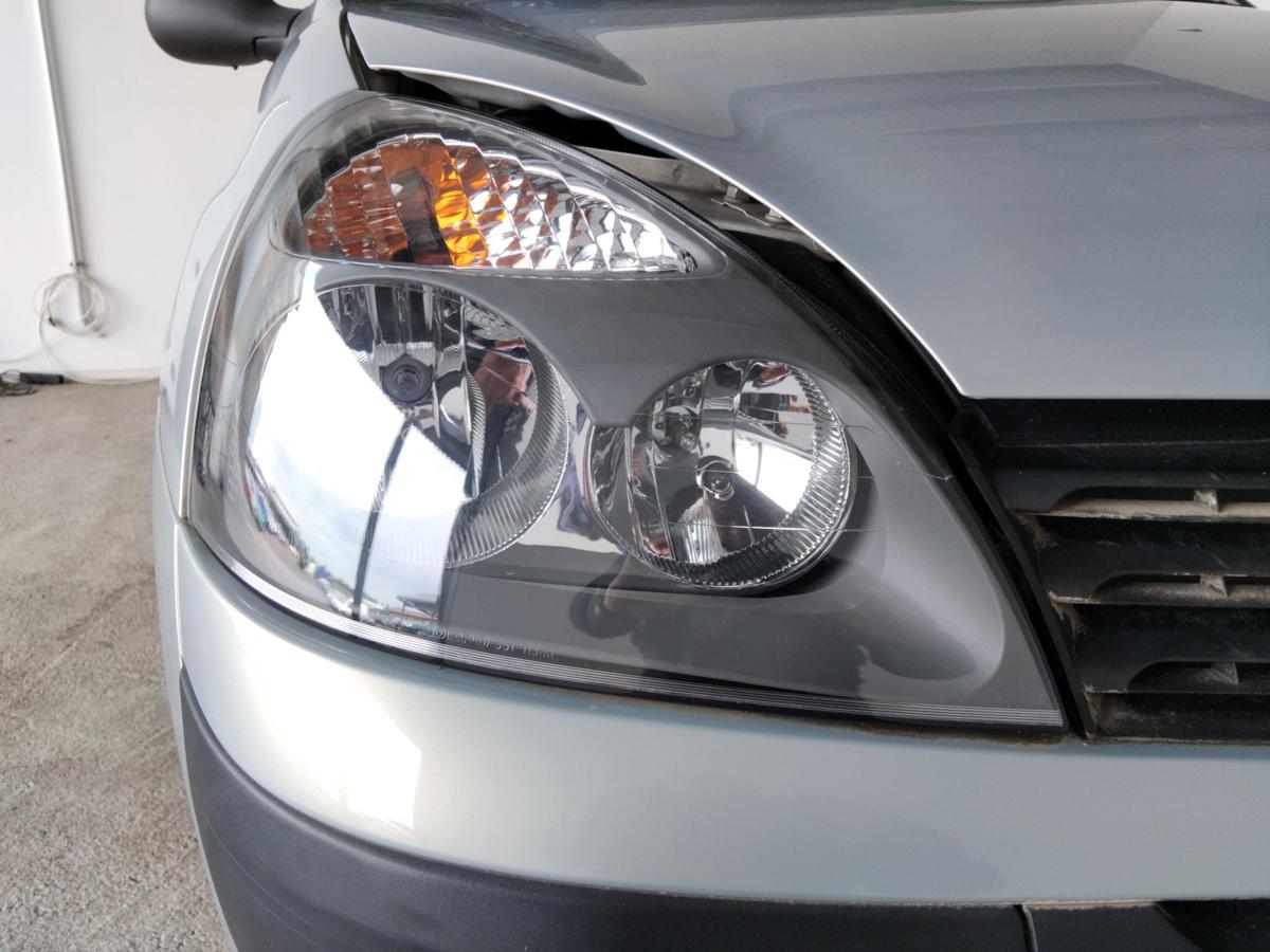 Renault Clio 2 Scheinwerfer rechts Depo grauer Hintergrund Facelift Halogen BJ04