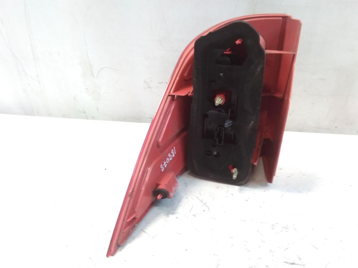 Peugeot 1007 original R&uuml;ckleuchte Schlussleuchte links BJ2007