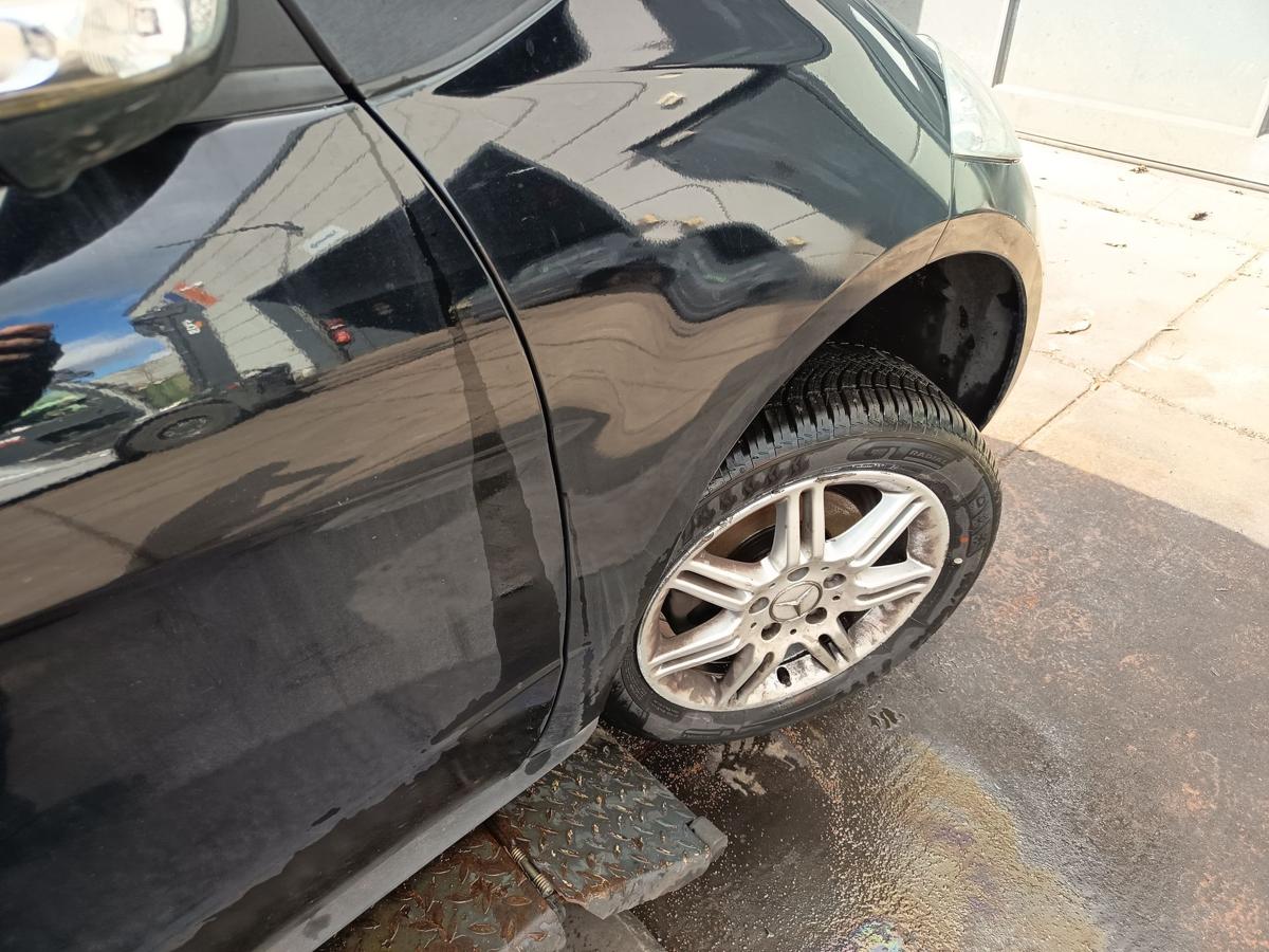 Mercedes W169 original Kotfl&uuml;gel rechts Seitenteil 696 Nachtschwarz Bj 2005