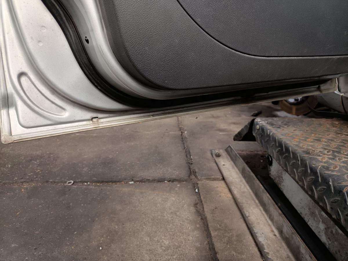Ford C-Max original Roht&uuml;r vorne links Polar-Silber-met Baujahr 2007