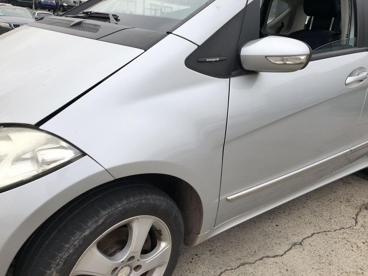 Mercedes A-Klasse W169 Kotfl&uuml;gel vorn links Fahrerseite Seitenwand 761 silber