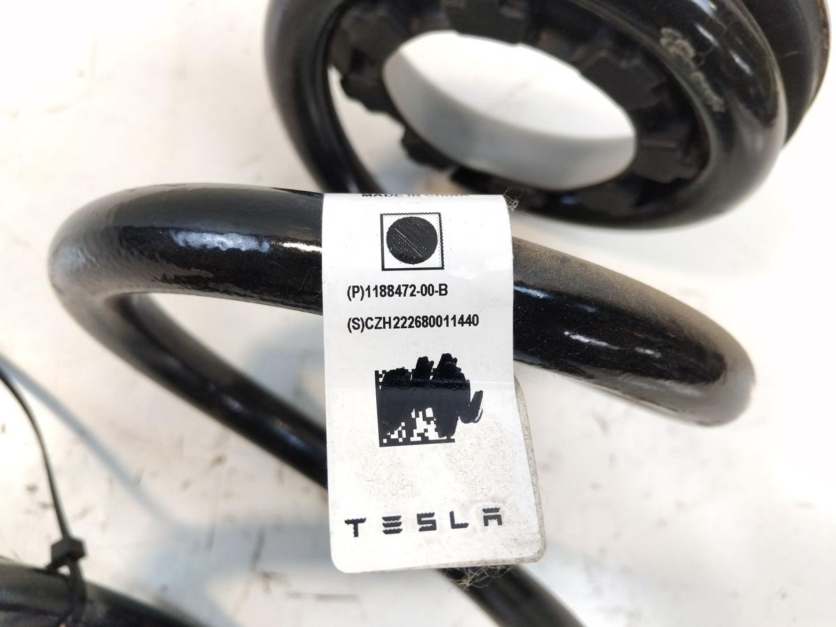 Tesla Model Y RWD original Schraubenfeder Hinterachse Hinterfeder Bj.2023