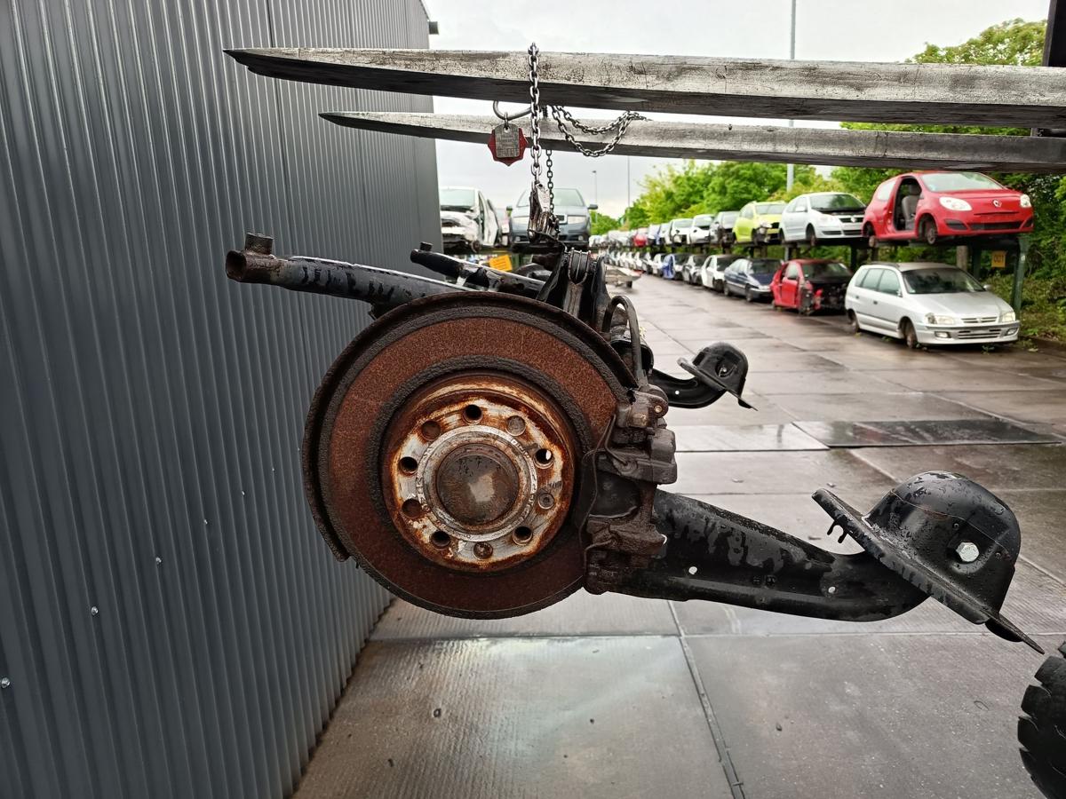 VW Golf VII original Hinterachse Träger 5 Loch scheibengebremst ABS Bj 2015