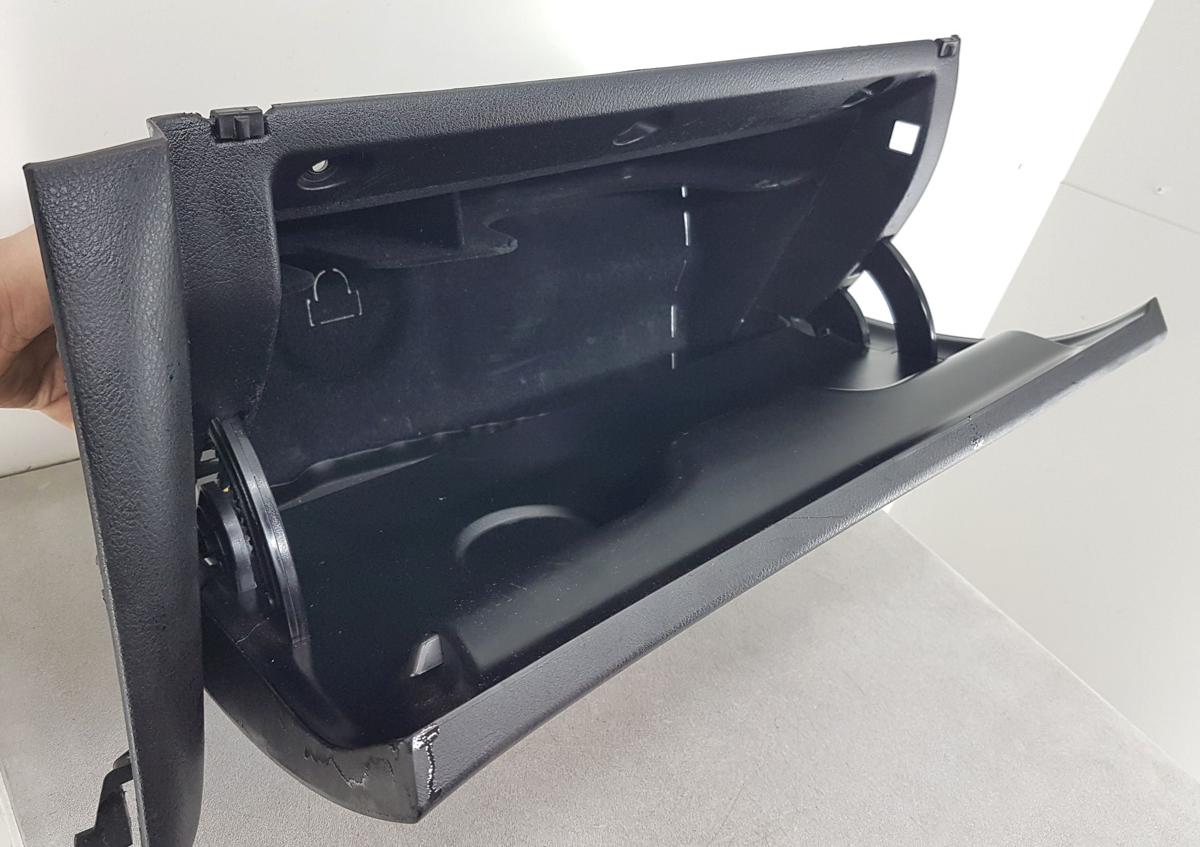 VW Golf IV Handschuhfach 1J1857101A in schwarz Bj2001