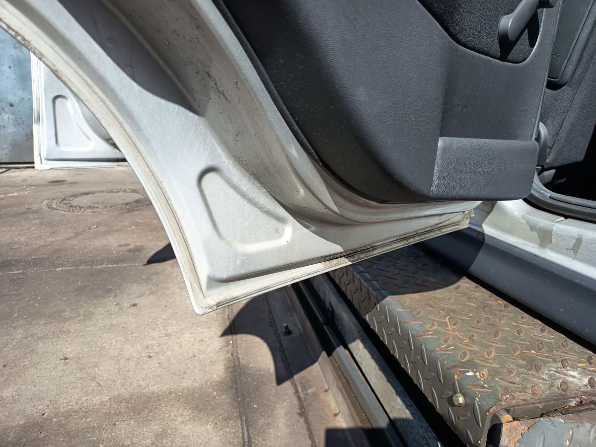 Opel Corsa C original T&uuml;r hinten links Fond Z157 Starsilber Bj 2005