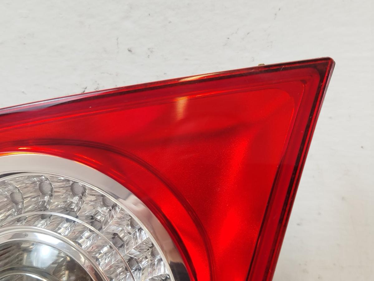 VW Jetta 1K R&uuml;ckleuchte innen rechts R&uuml;cklicht Heckleuchte Innenteil Heckklappe