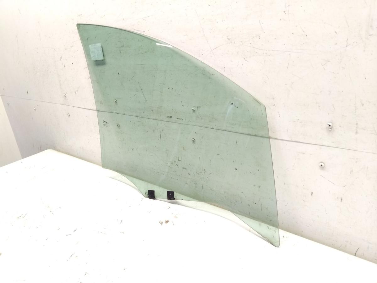 Renault Clio IV X98 original T&uuml;rscheibe vorn links 5-t&uuml;rig gr&uuml;ncolor BJ2016