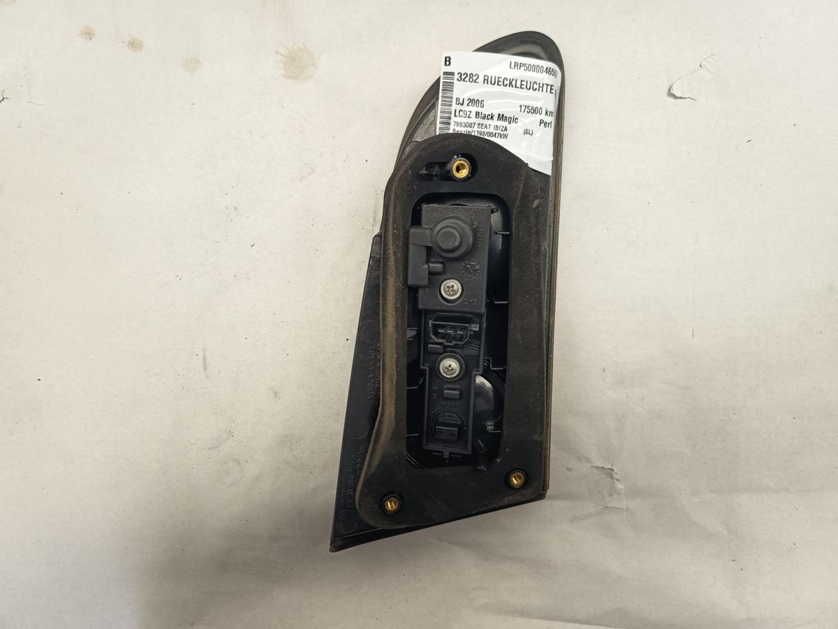 Seat Ibiza 6L original schwarze Rückleuchte rechts innen an Heckklappe EZ2006