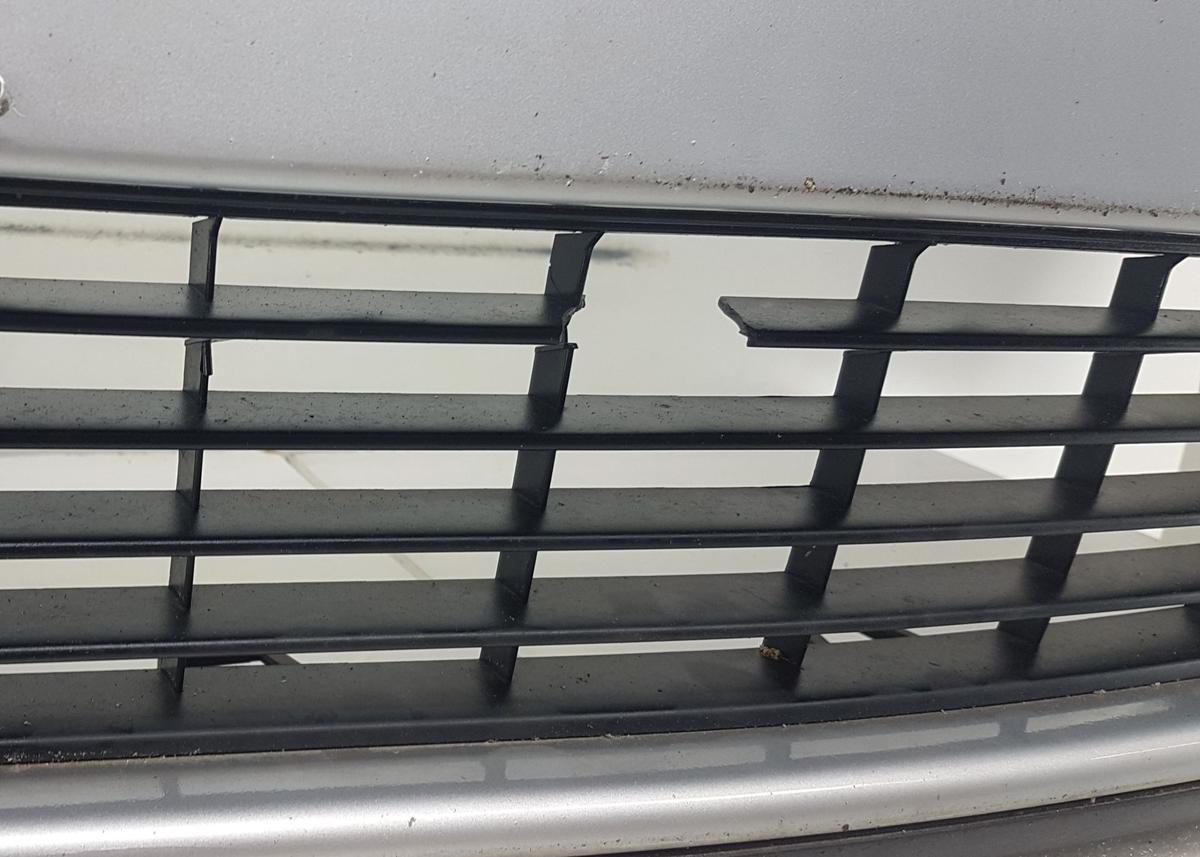 VW Golf V Sto&szlig;stange Sto&szlig;f&auml;nger vorn in Reflexsilbermet LA7W Bj2006 KEIN Kombi
