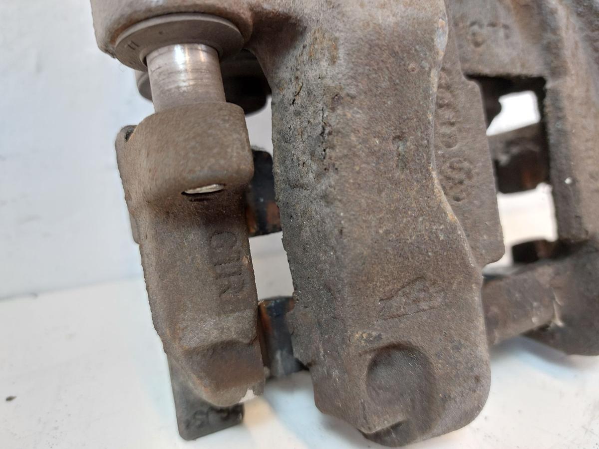 VW Passat 3G B8 Bremssattel hinten rechts Bremszange elek Parkbremse 300mm