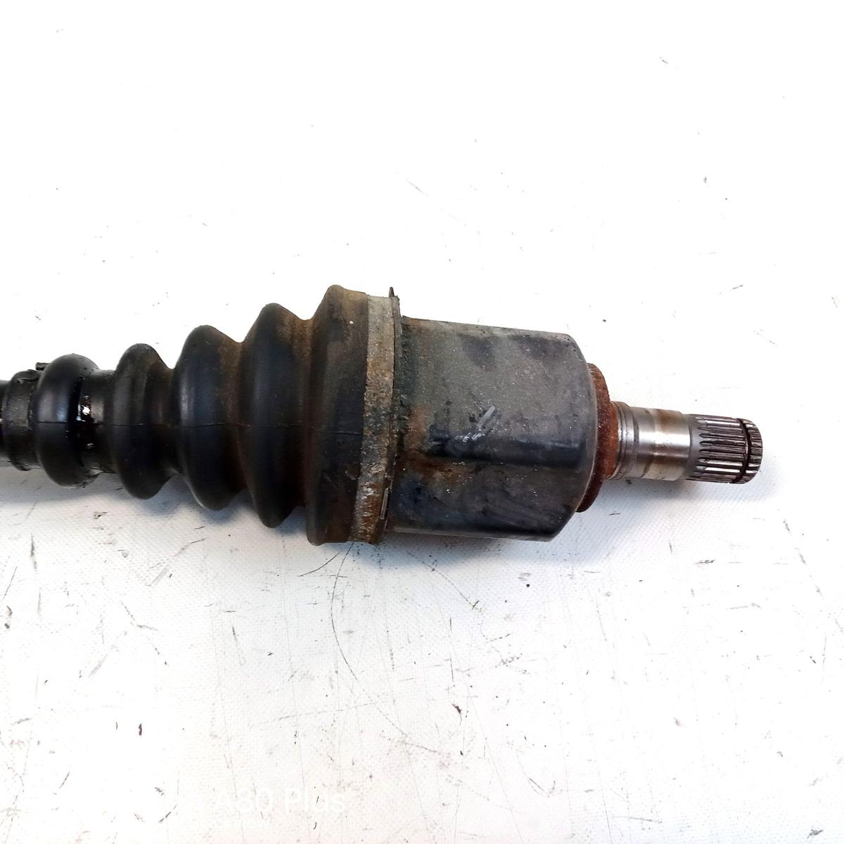 Lancia Thesis original Antriebswelle Gelenkwelle von links 2.4 Automatik Bj.2003