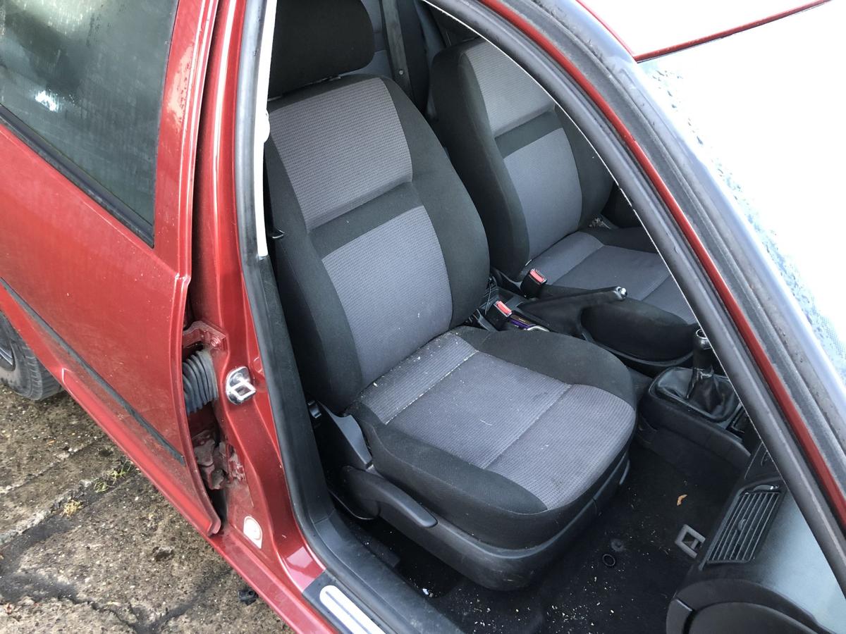 VW Golf 4 1J IV Sitz vorn rechts Beifahrersitz nur für 5 türer Autositz