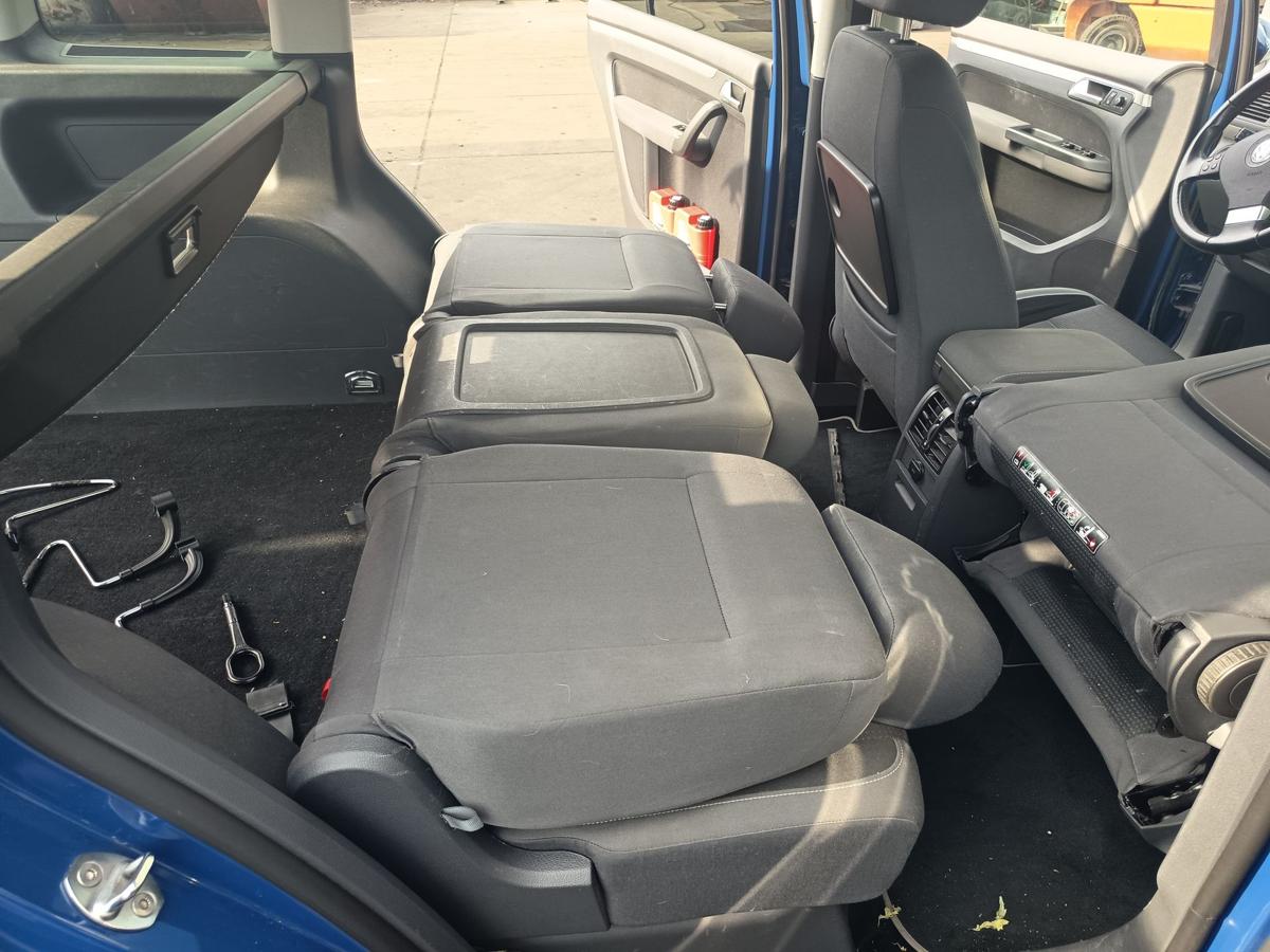 VW Touran GP 1T Einzelsitz hinten rechts Reihe 2 Stoff schwarz/anthrazit Bj 2009