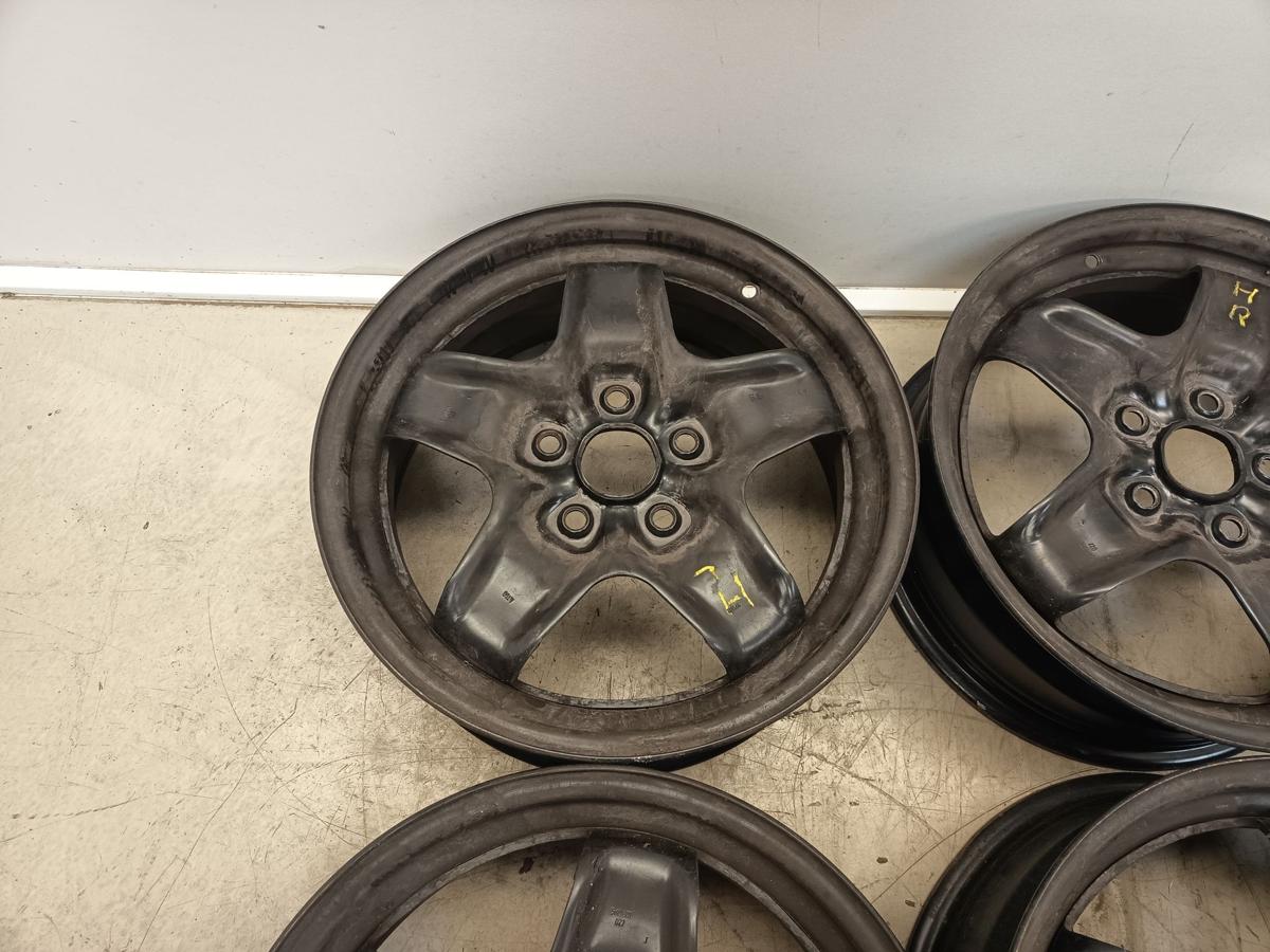 VW Golf VI orig Design Stahlfelgen Satz mit Radkappen 6,5x16 ET50 Bj2011