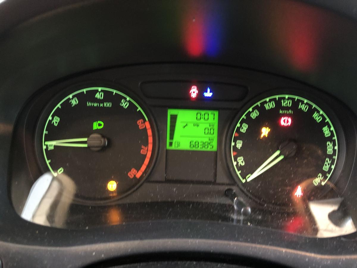 Skoda Fabia 5J Schaltgetriebe Getriebe 5 Gang LVC aus 1.2 44kw