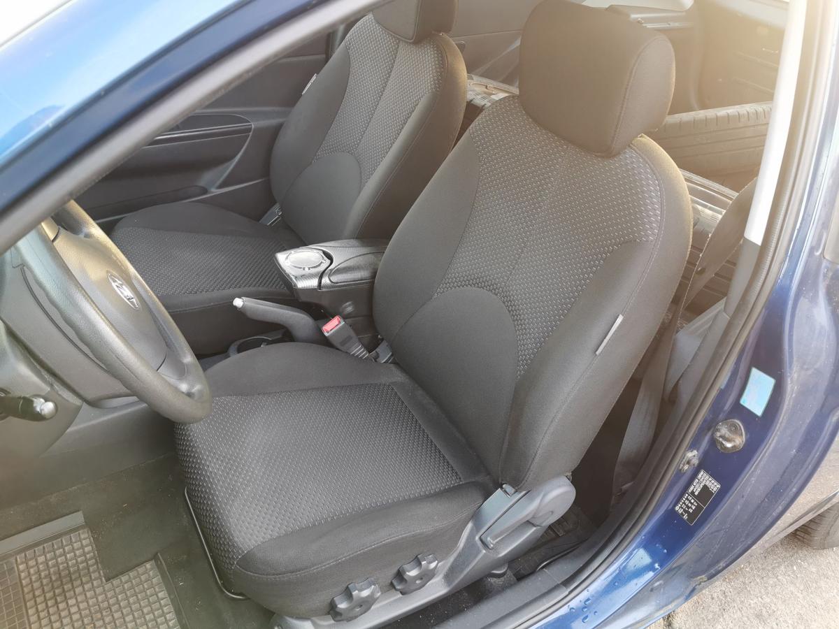 Hyundai Accent III MC Fahrersitz Sitz Autositz Stoff vorn links 3 T&uuml;rer TEXT