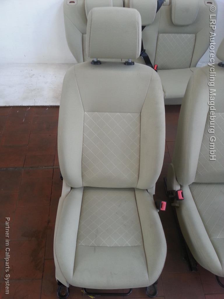 Ford Fiesta MK7 JA8 Sitzausstattung Beige 5-Türer Stoff ISOFIX Sitzheizung