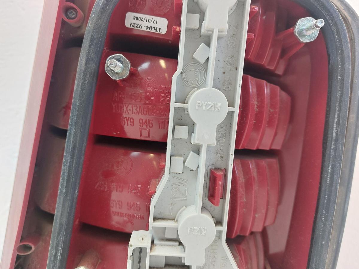 Skoda Fabia 6Y Combi Rückleuchte links Heckleuchte Kombi Facelift Schlussleuchte Skoda Fabia 6Y Combi Rückleuchte links Heckleuchte Kombi Facelift Schlussleuchte