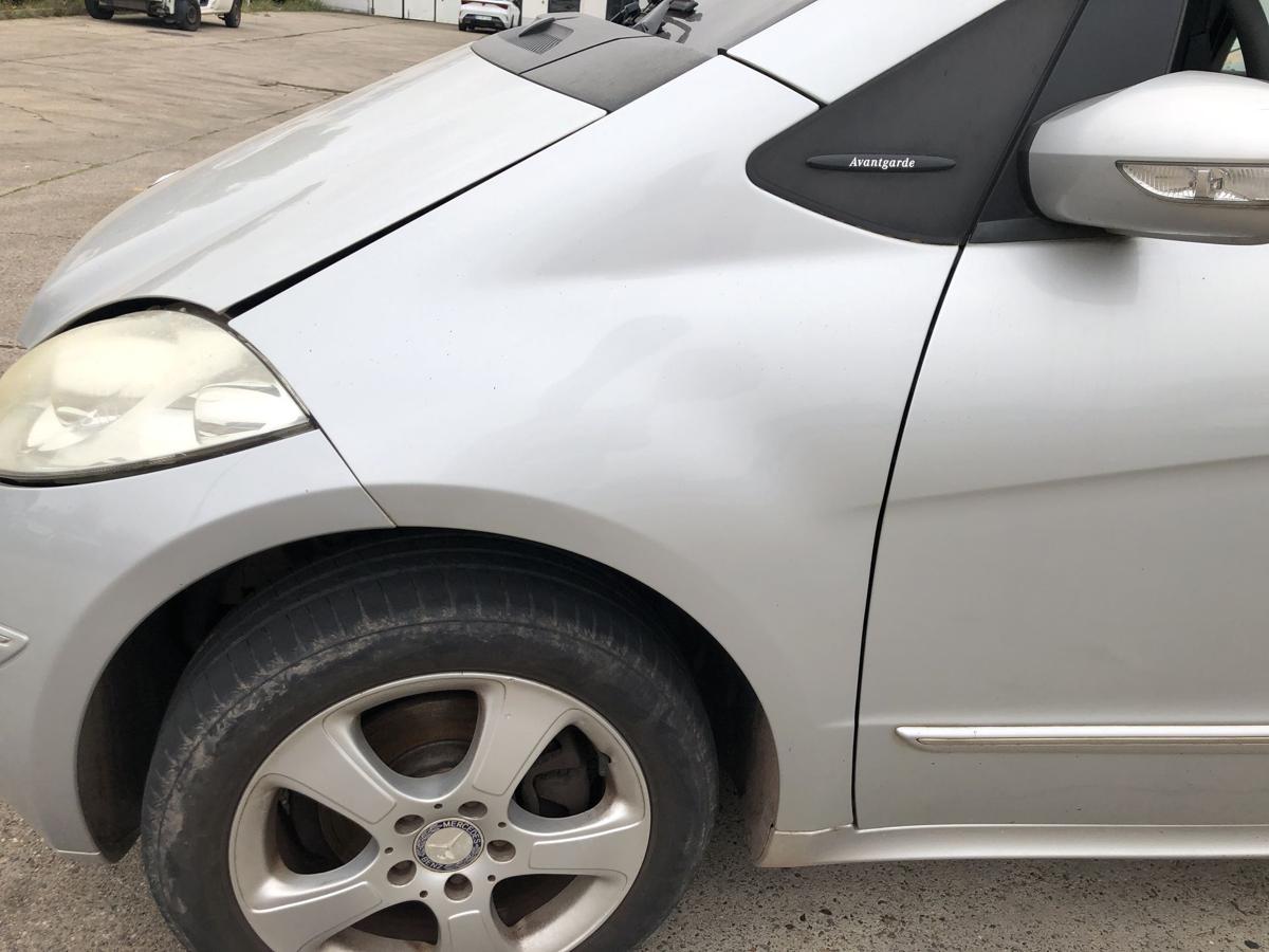 Mercedes A-Klasse W169 Kotfl&uuml;gel vorn links Fahrerseite Seitenwand 761 silber