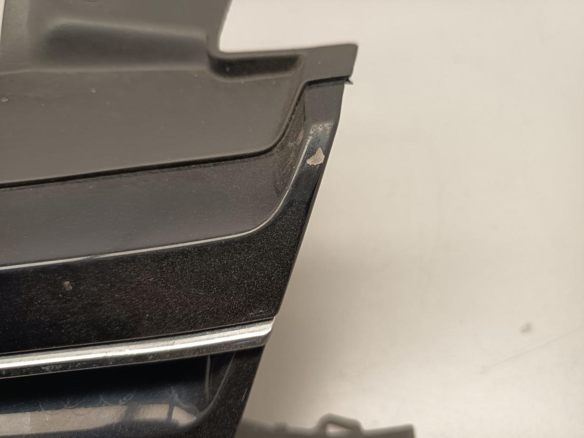 VW Golf VI Kombi original K&uuml;hlergrill schwarz Baujahr 2010