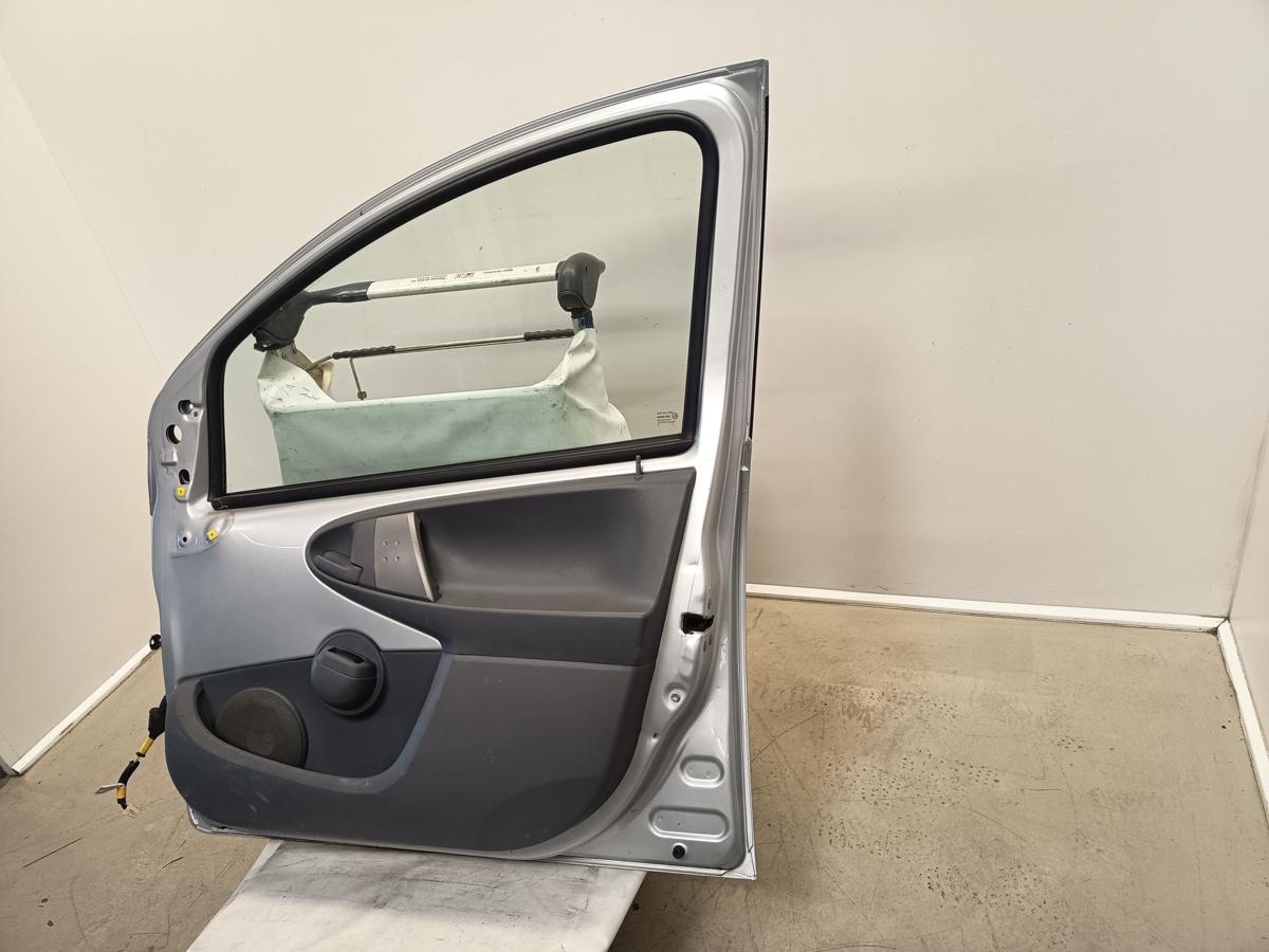 Toyota Aygo original Tür vorn rechts Beifahrer 1E7 Merlansilber Bj 2009