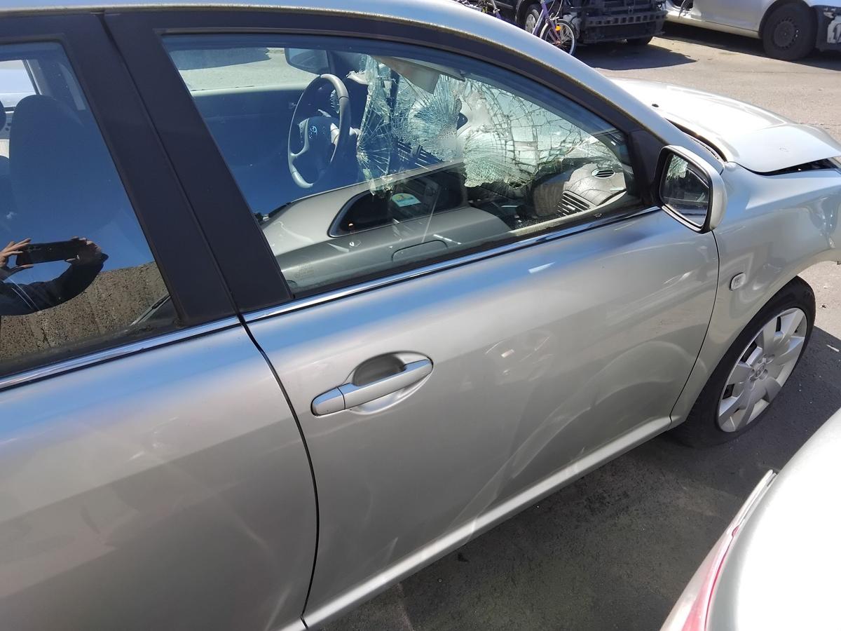 Toyota Avensis T25 T&uuml;r vorn rechts Beifahrert&uuml;r silbermetallic 1C0 BJ2005
