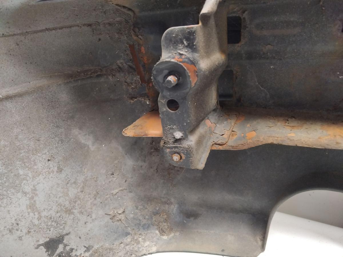 Nissan Micra K11 2. Facelift original Sto&szlig;f&auml;nger Sto&szlig;stange hinten BJ2001