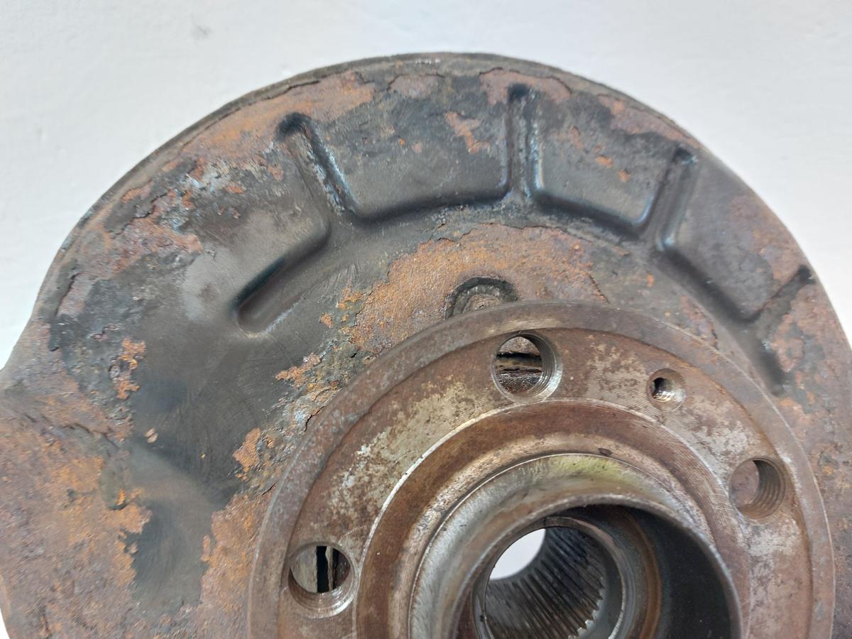 Seat Ibiza 6L Achsschenkel Radlagergeh&auml;use vorn links feste Halter Bremsbel&auml;ge