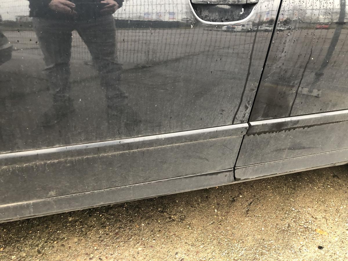 Audi A4 8E B6 Limo Tür vorne links Fahrertür Rohbau LZ9W Ebonyschwarz