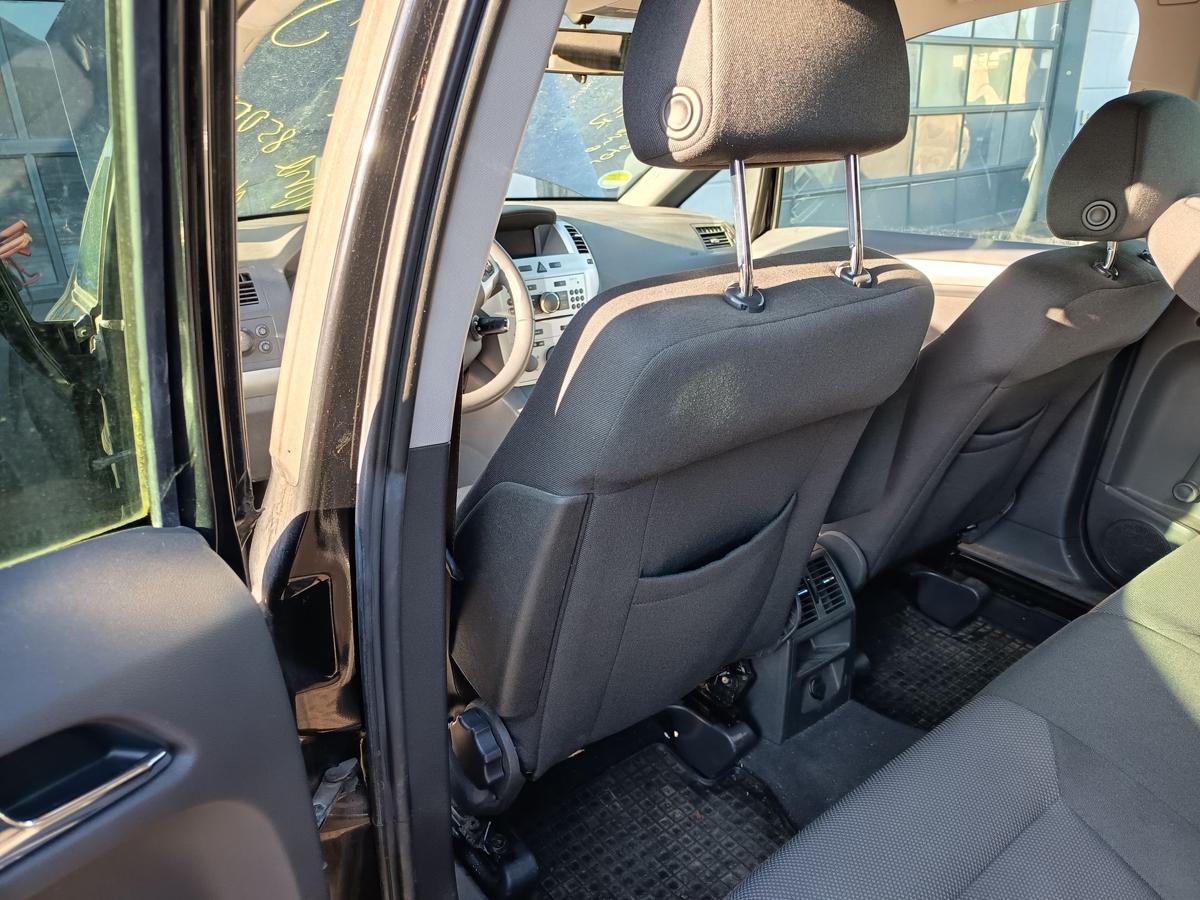 Opel Zafira B original Sitz vorn links Fahrer Stoff schwarz/grau Bj 2009