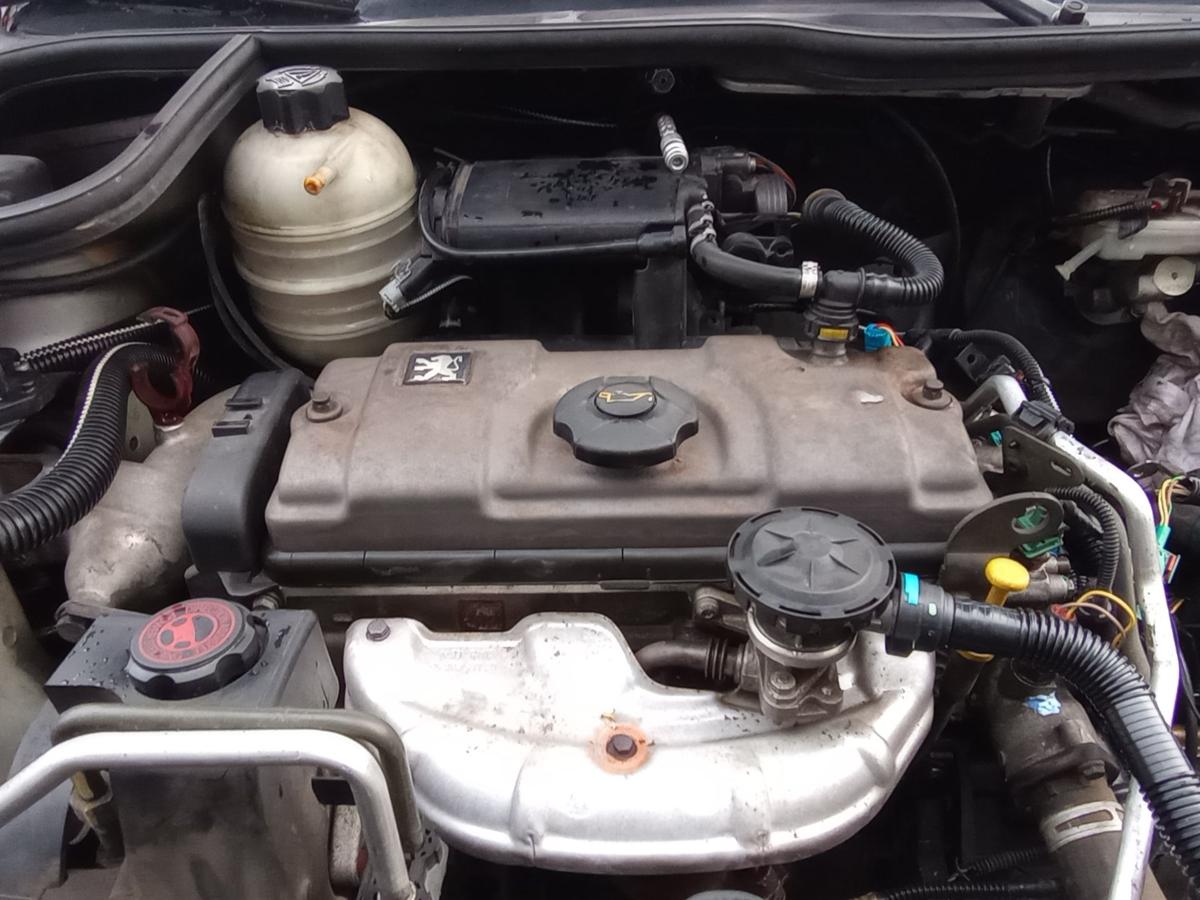 Peugeot 206 geprüfter Motor KFX Benzin 1,4l 55kW 98Tkm Bj 1999