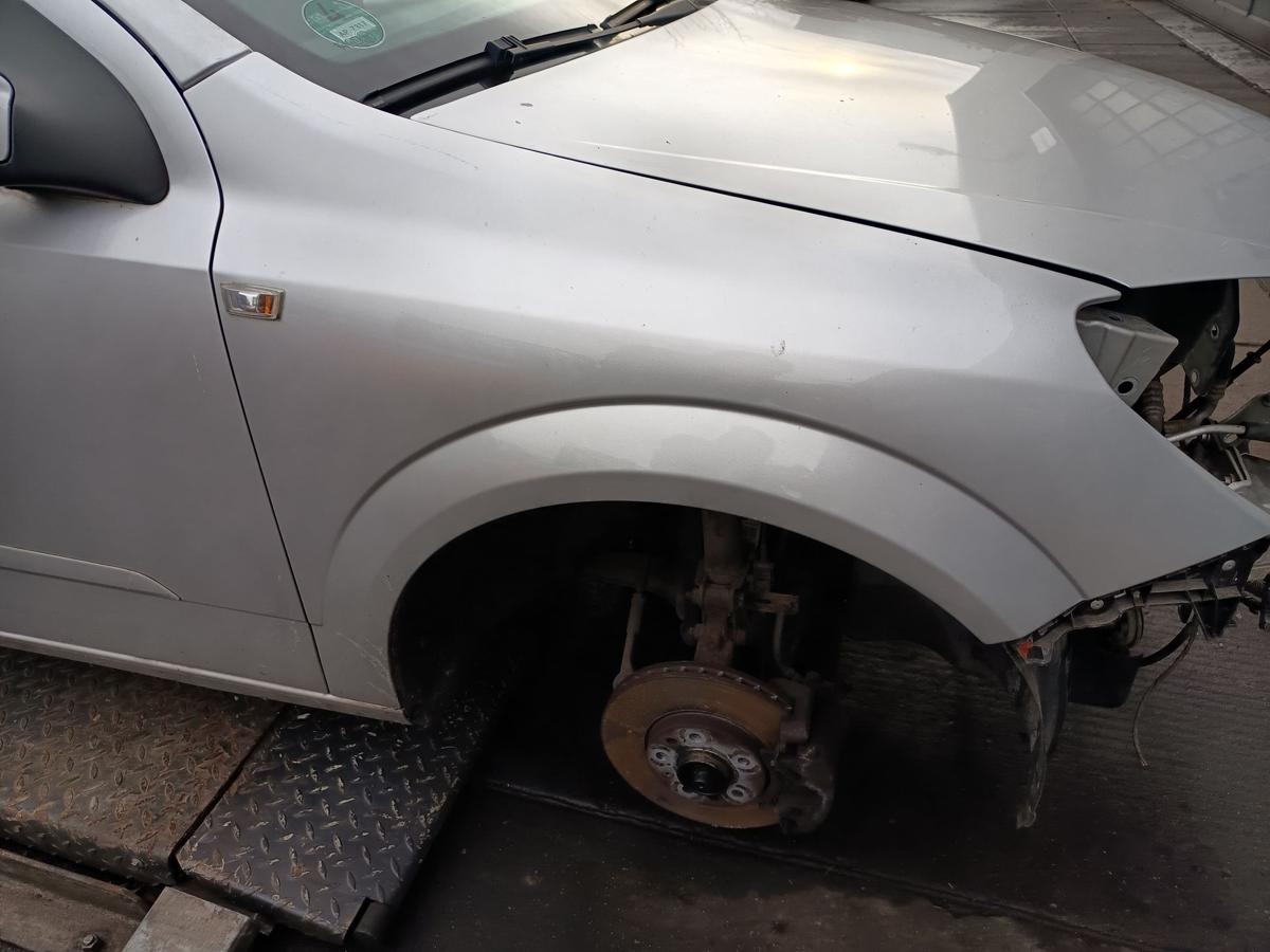 Opel Astra H Caravan Bj 2008 original Kotflügel rechts Beifahrer Z157 Starsilber