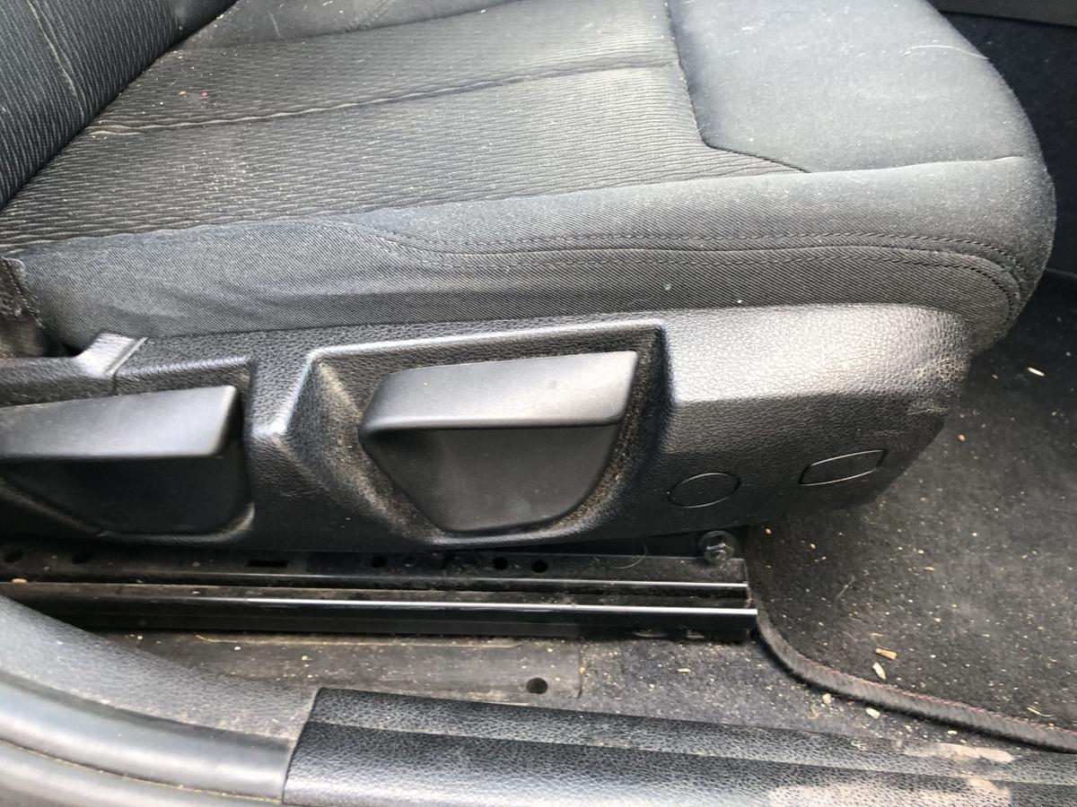 BMW 1er F20 Sitz vorn rechts Beifahrersitz Stoff mit Heizung Autositz Stoffsitz