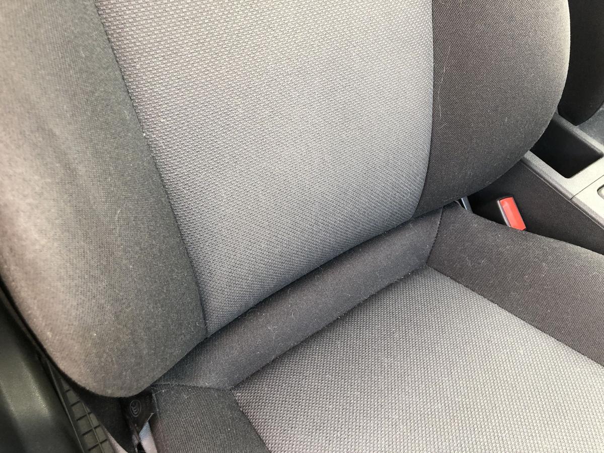 Opel Astra H Caravan Sitz vorn rechts Beifahrersitz ohne Heizung Stoffsitz