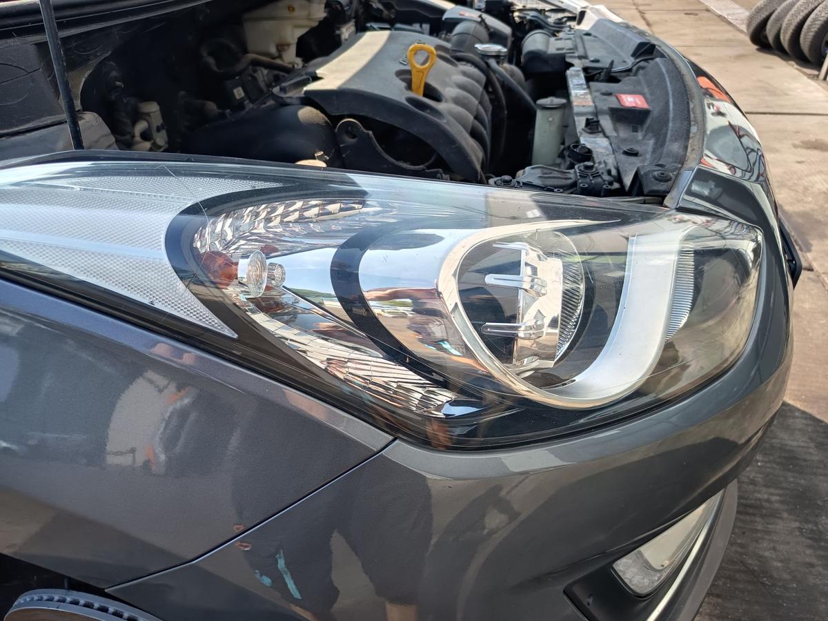 Hyundai i30 GD original Hauptscheinwerfer rechts Halogen Frontlicht Bj 2013