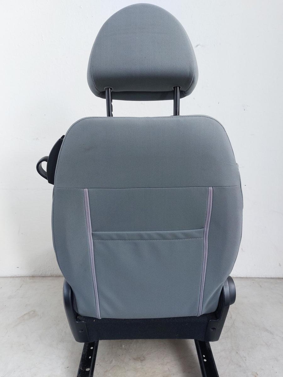 Mitsubishi Colt CZC Cabrio Sitz vorn links Fahrersitz Stoff hellgrau