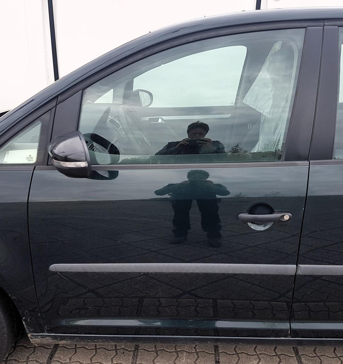 VW Touran 1T3 T&uuml;r vorn links in LD6W Veneziengr&uuml;n Bj2013 Rohbaut&uuml;r