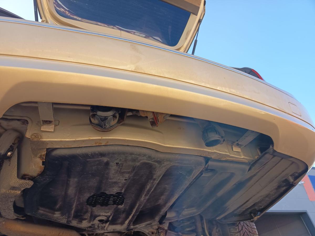 Mercedes S204 T-Modell orig Sto&szlig;stange F&auml;nger hinten Heck 794 Perlbeige Bj 2009