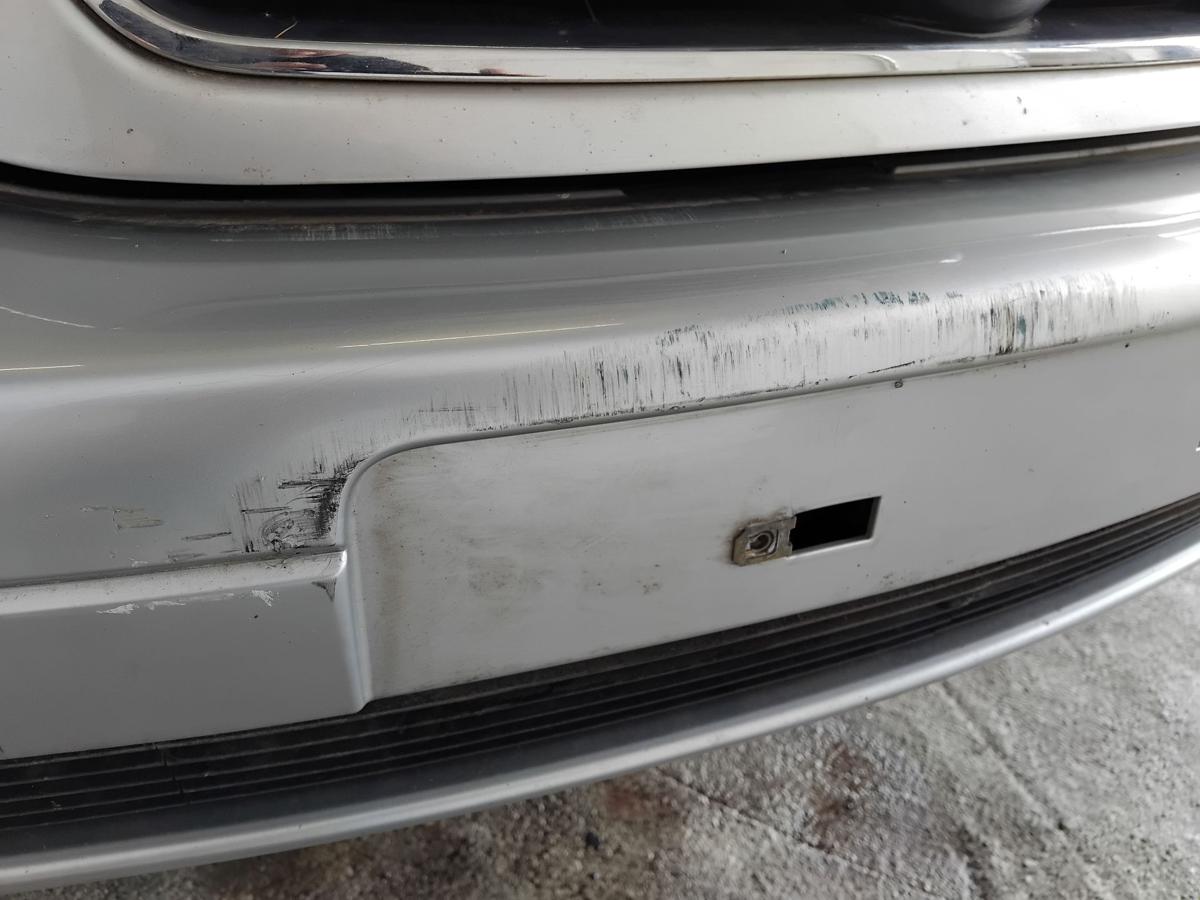 Opel Omega B Facelift original Sto&szlig;f&auml;nger Sto&szlig;stange vorn mit SWRA BJ1999 M&auml;ngel