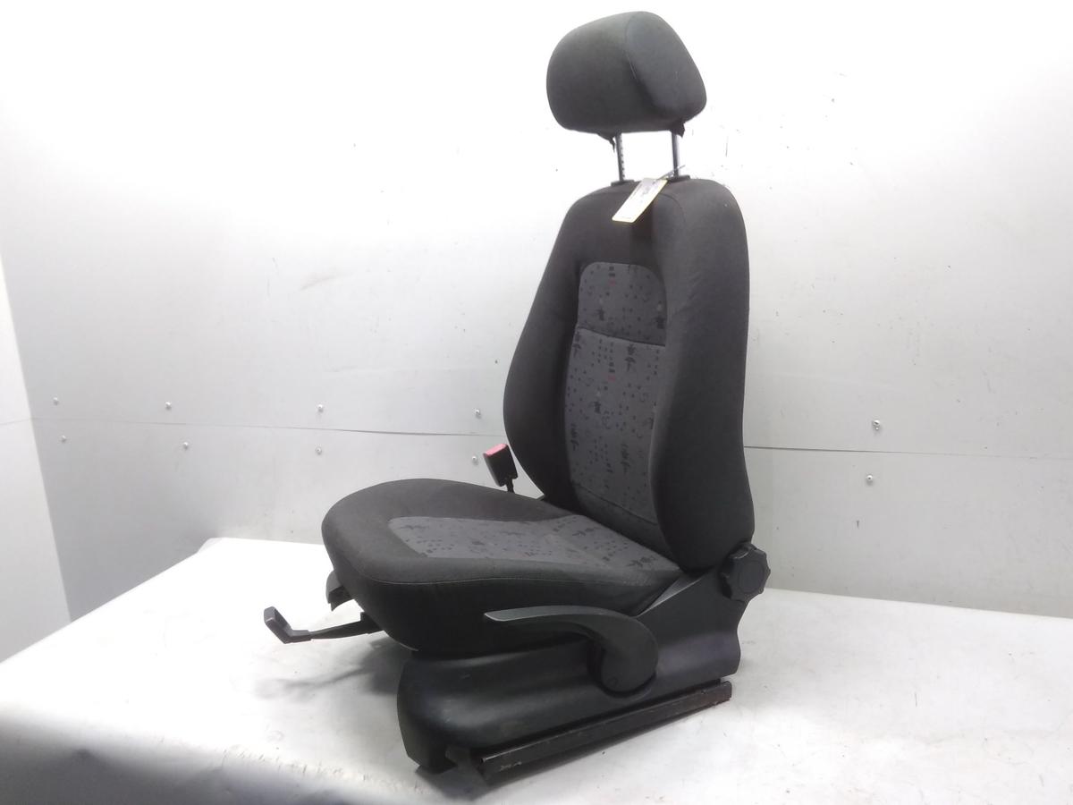 Skoda Fabia 6Y Sitz vorn links Fahrersitz Stoff dunkelgrau mit Muster BJ2004