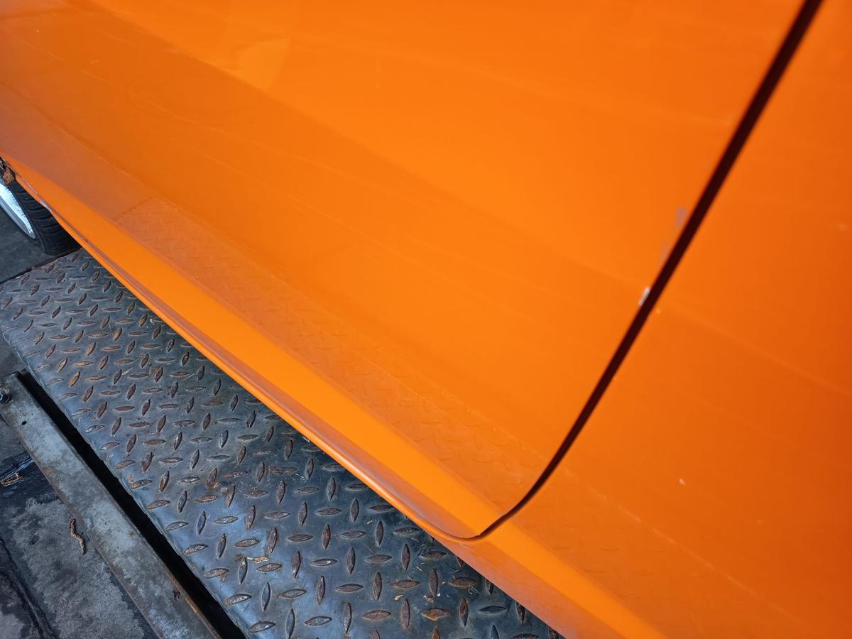 Seat Ibiza 6J 3t&uuml;rer original T&uuml;r links Fahrer Rohbau P2C Luminarange Bj 2009